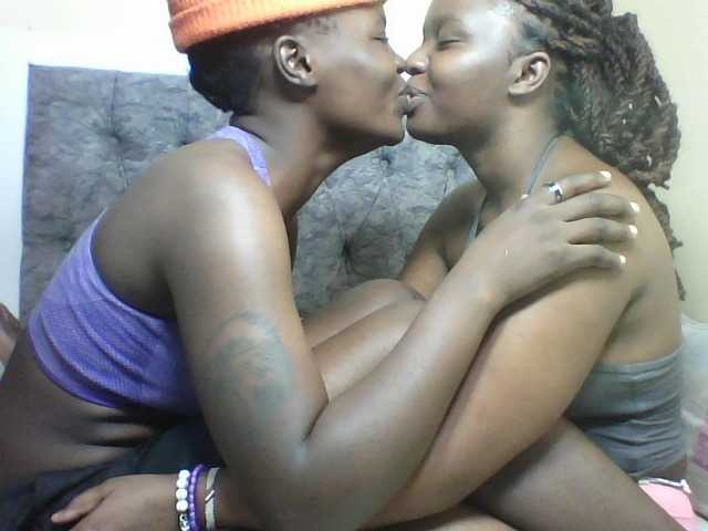 Vivid-girls live room