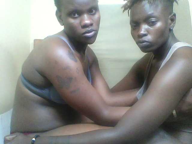 Couple-gold webcam stream