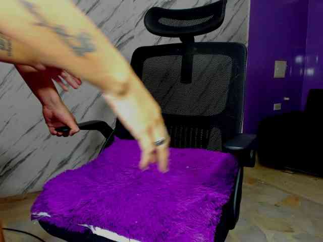 naughty-couple1 webcam