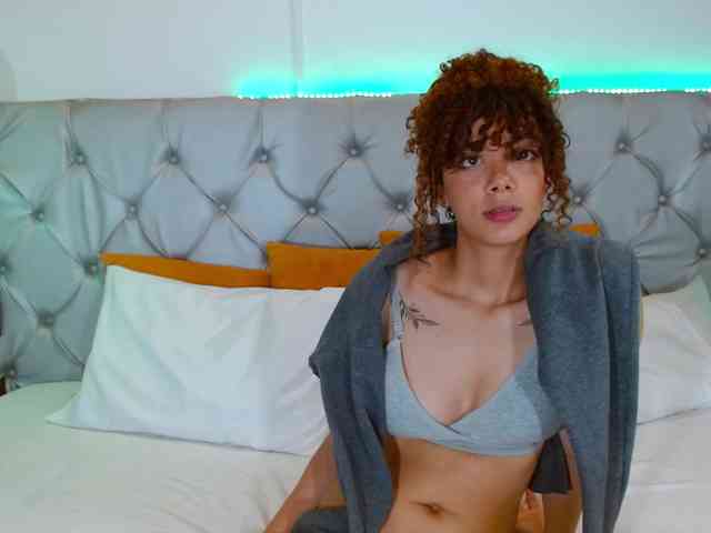 LioraVelvetC Live Webcam on BongaCams