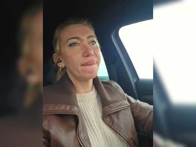 Aida111 Live Cam on BongaCams