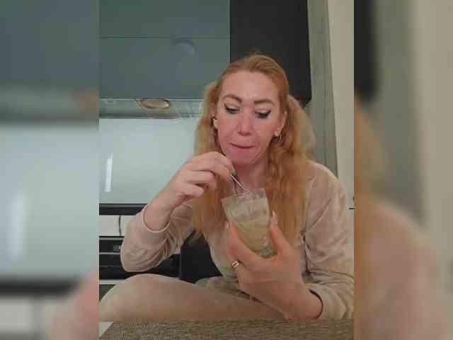 Aida111 Live Webcam on BongaCams