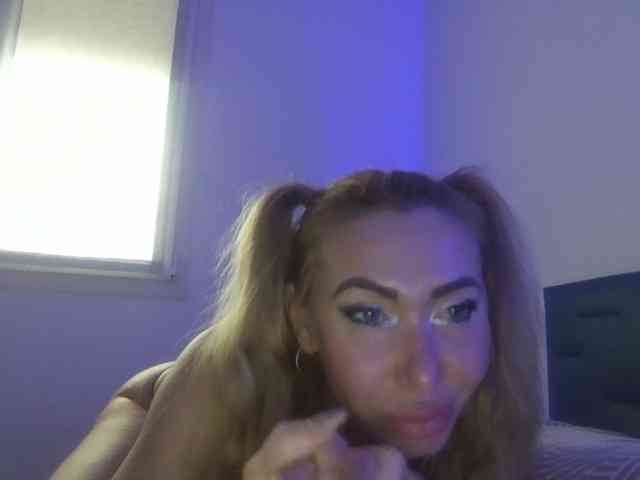 Aida111 Live Webcam on BongaCams