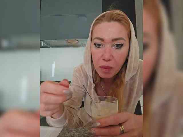 Aida111 Live Webcam on BongaCams