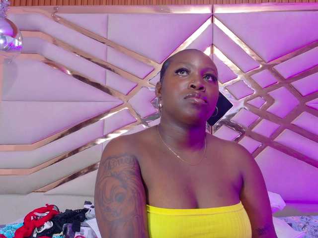 misspaula's BongaCams show and profile