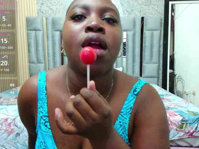 misspaula Live Webcam on BongaCams