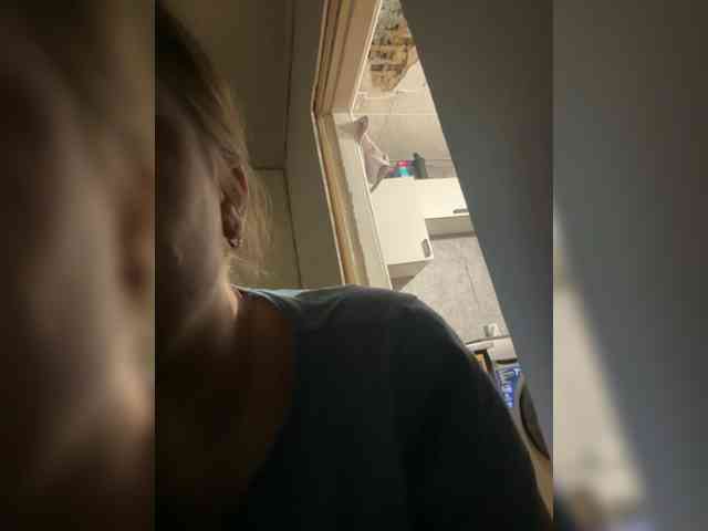 ZeLeNoGlAzAyA30 webcam