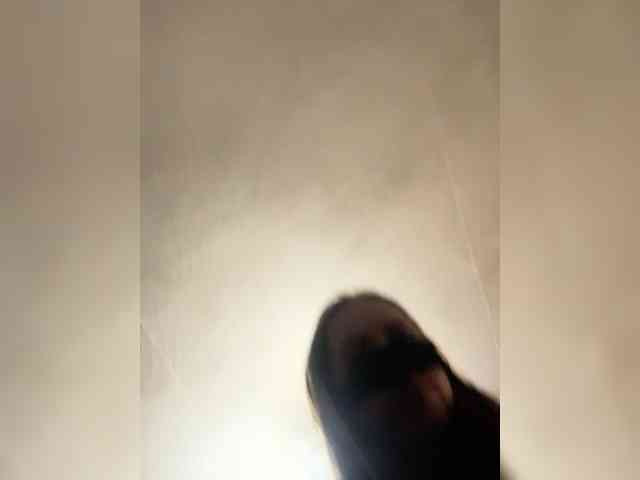 ZeLeNoGlAzAyA30 webcam