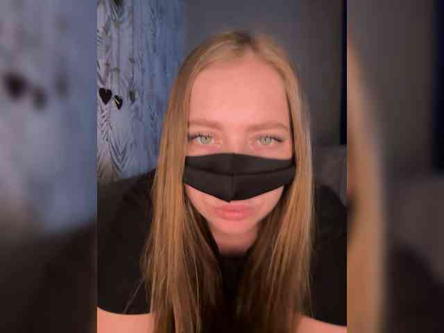 ZeLeNoGlAzAyA30 webcam