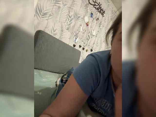 ZeLeNoGlAzAyA30 webcam