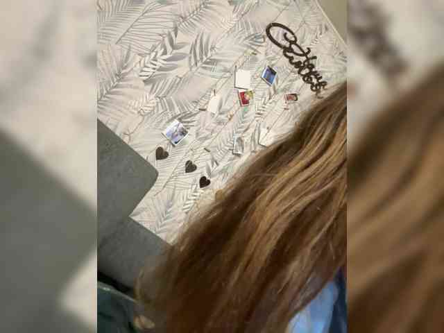 ZeLeNoGlAzAyA30 webcam