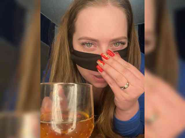 ananas-ika Live Webcam on BongaCams