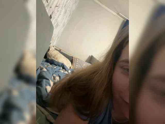 ZeLeNoGlAzAyA30 webcam