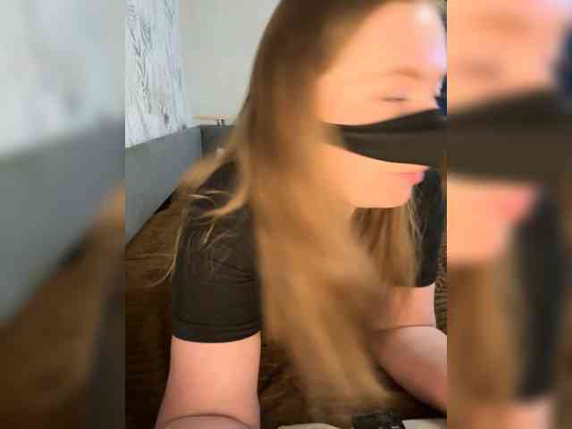 ZeLeNoGlAzAyA30 webcam