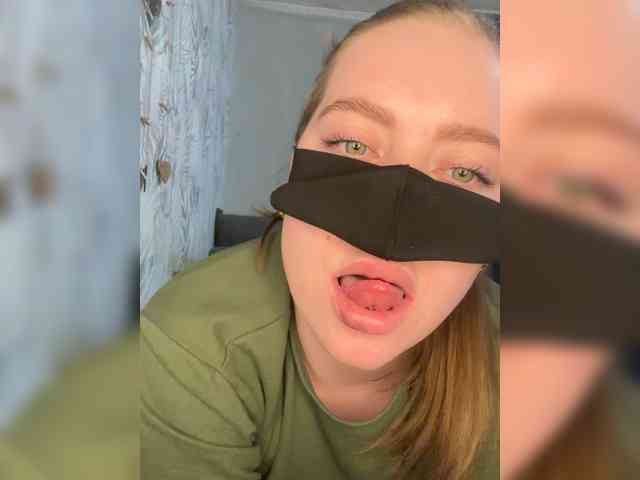 ZeLeNoGlAzAyA30 webcam