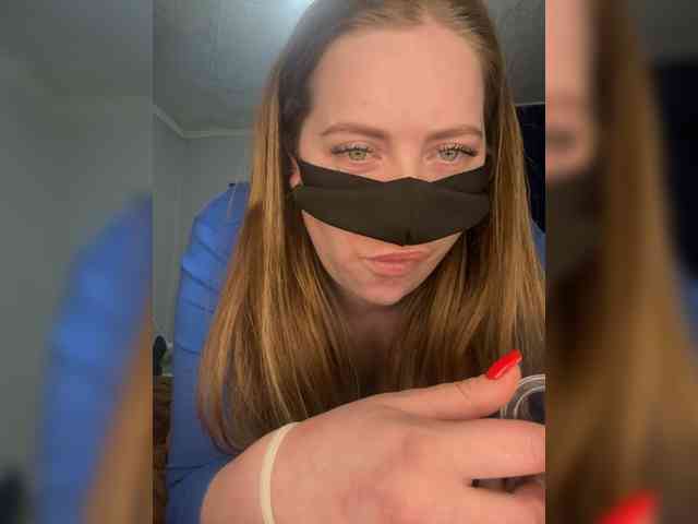 ananas-ika Live Webcam on BongaCams