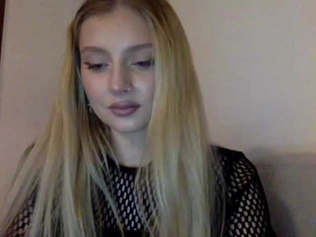 MayaDesire's BongaCams show and profile