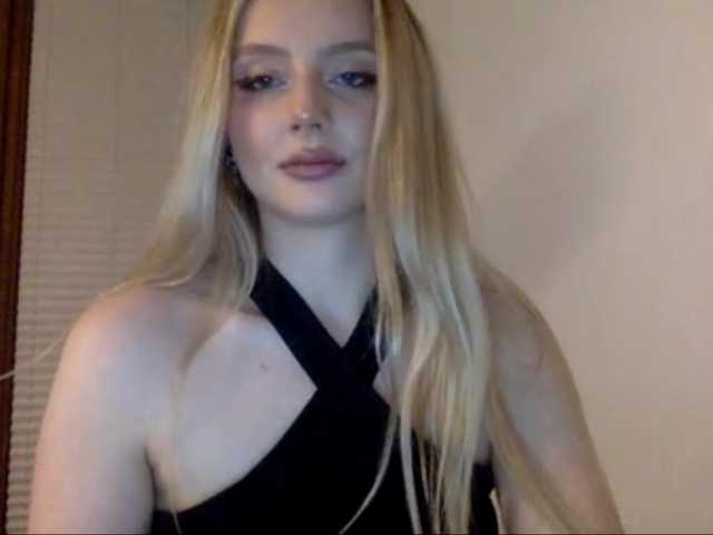 MayaDesire's BongaCams show and profile