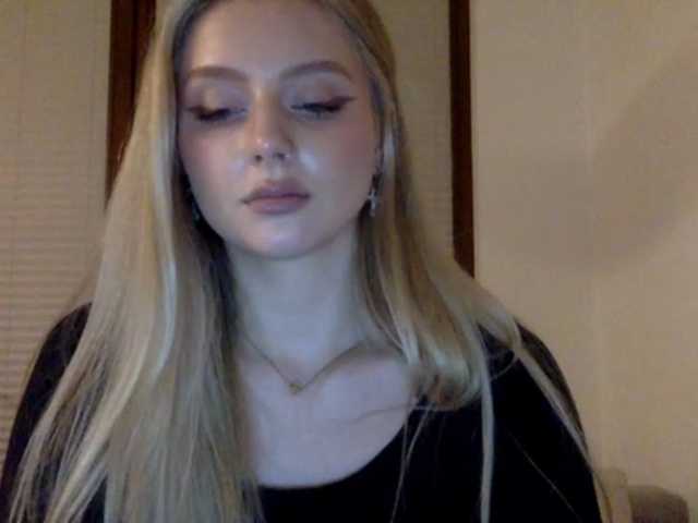 MayaDesire's BongaCams show and profile