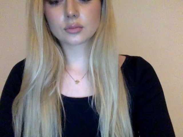 MayaDesire's BongaCams show and profile