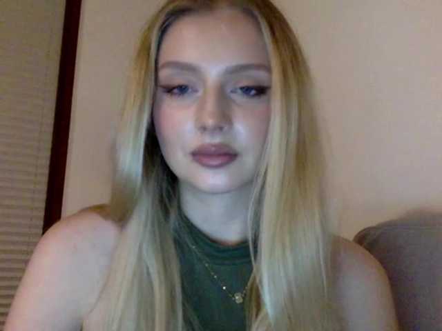 MayaDesire's BongaCams show and profile