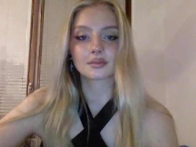 MayaDesire's BongaCams show and profile