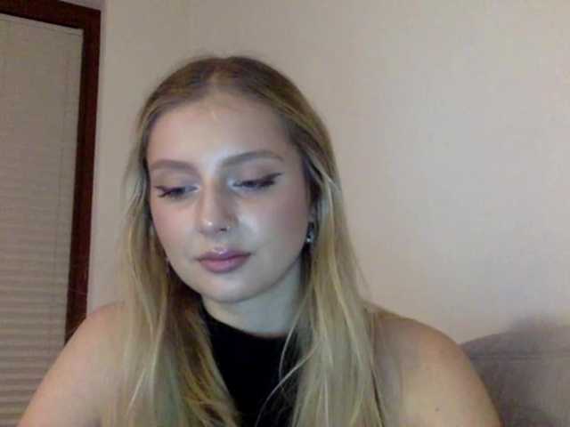 MayaDesire's BongaCams show and profile