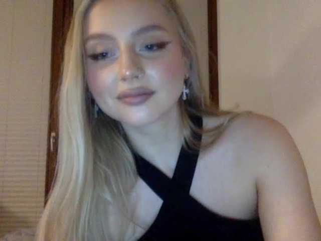 MayaDesire's BongaCams show and profile