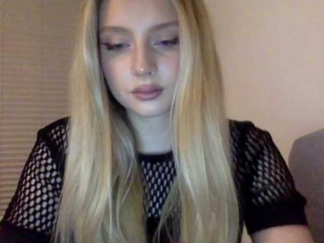 MayaDesire's BongaCams show and profile