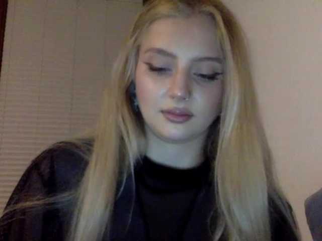 MayaDesire's BongaCams show and profile