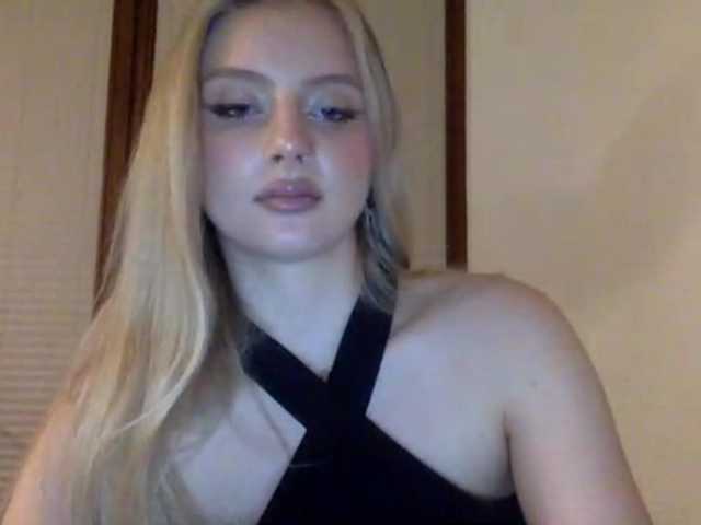 MayaDesire's BongaCams show and profile