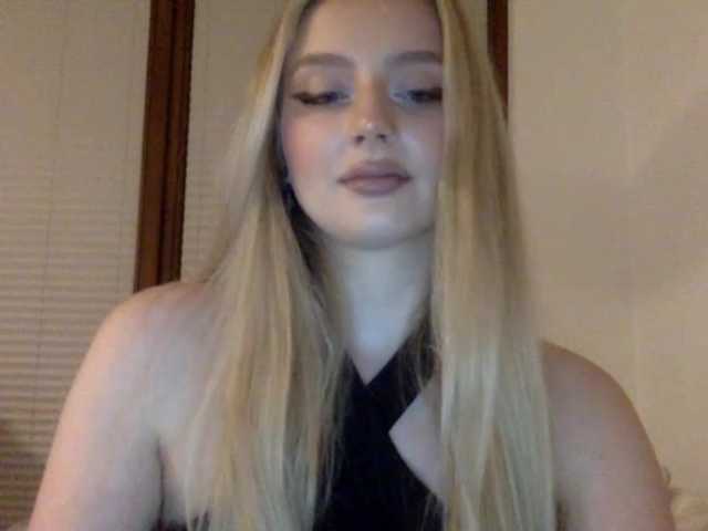 MayaDesire's BongaCams show and profile