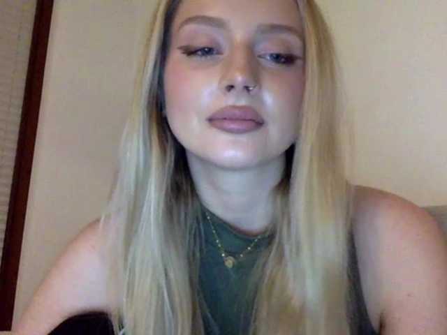 MayaDesire's BongaCams show and profile