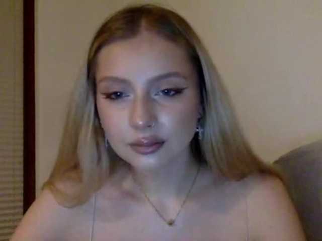 MayaDesire ist eine heiße deutsche Camgirl in einem Show auf BongaCams. Die Haupt-Tags sind: White/Caucasian,Blonde,Shaved,