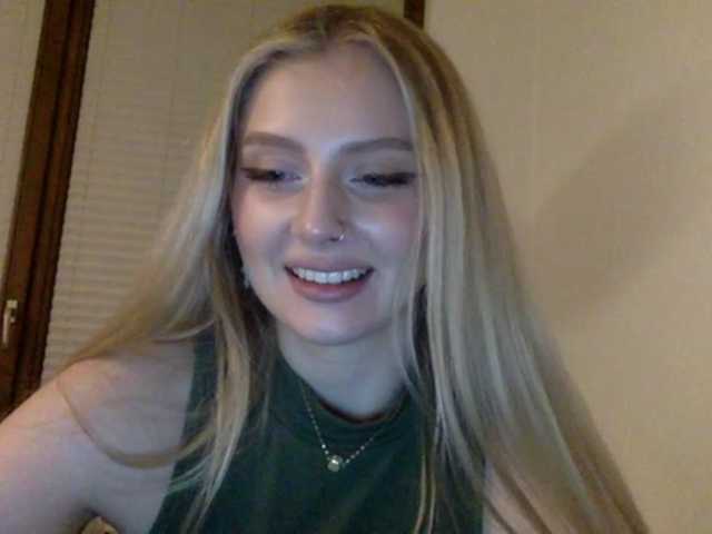 MayaDesire's BongaCams show and profile