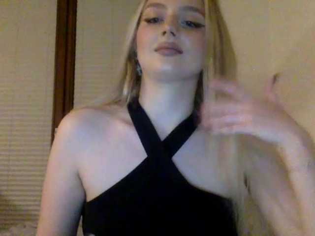 MayaDesire's BongaCams show and profile