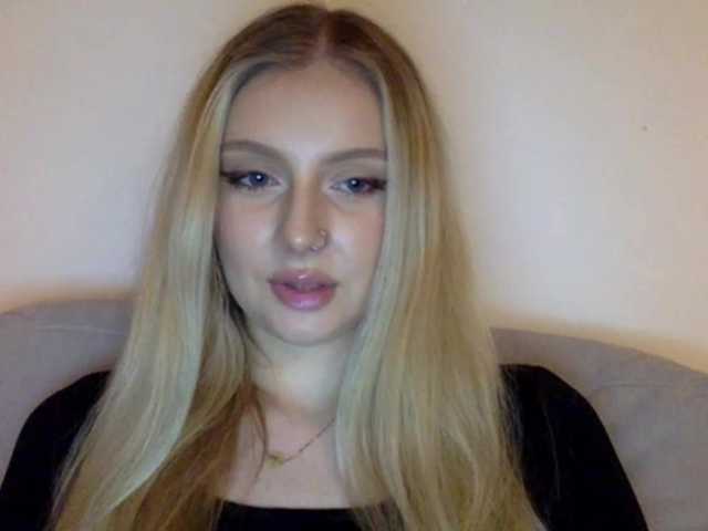 MayaDesire's BongaCams show and profile