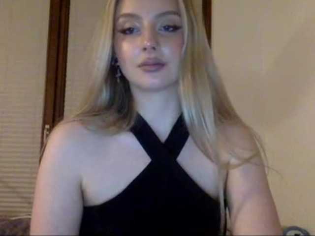 MayaDesire's BongaCams show and profile