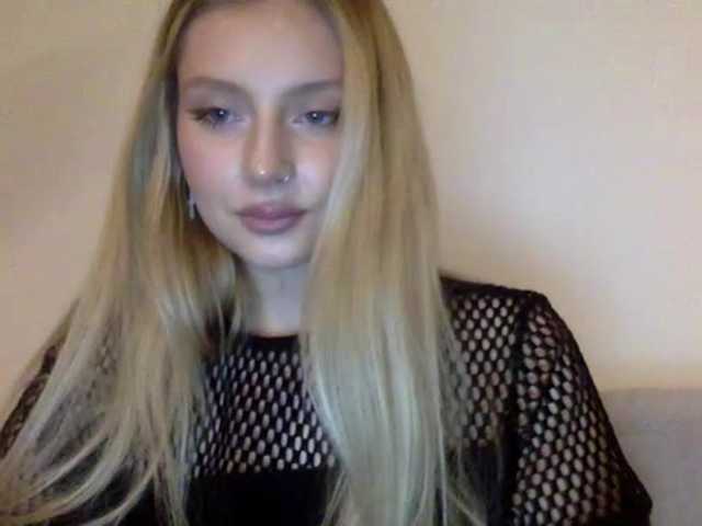 MayaDesire's BongaCams show and profile