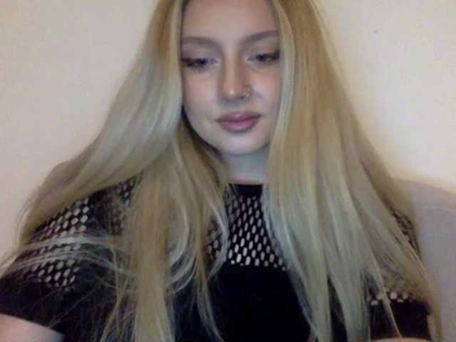 MayaDesire's BongaCams show and profile