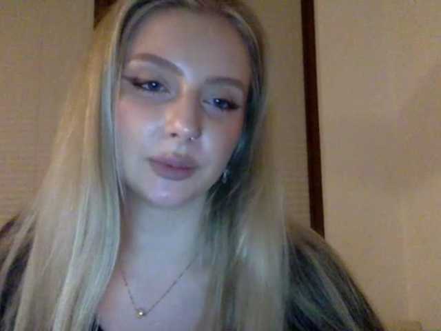 MayaDesire's BongaCams show and profile