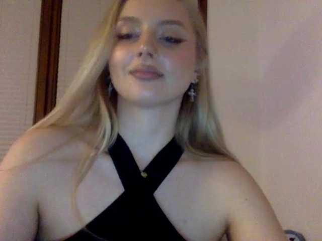 MayaDesire's BongaCams show and profile