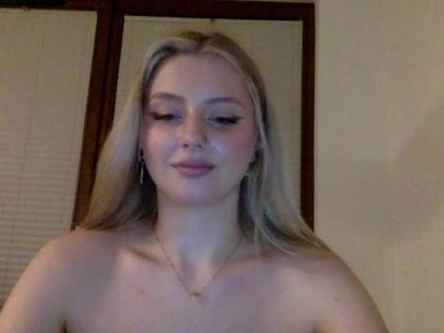 MayaDesire's BongaCams show and profile