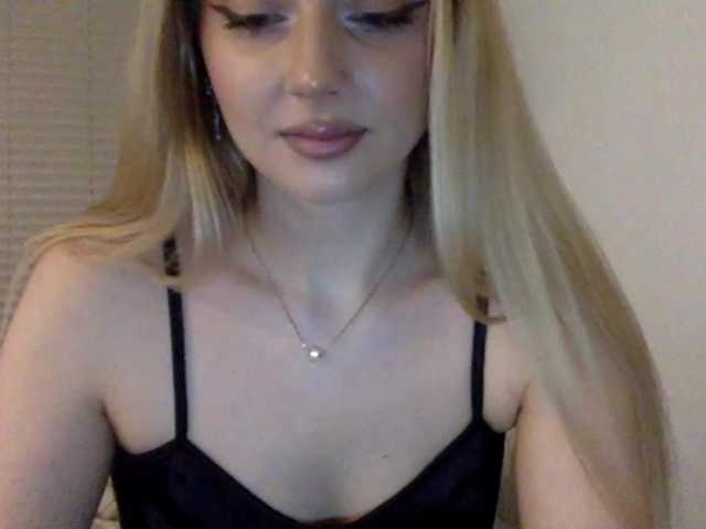 MayaDesire's BongaCams show and profile