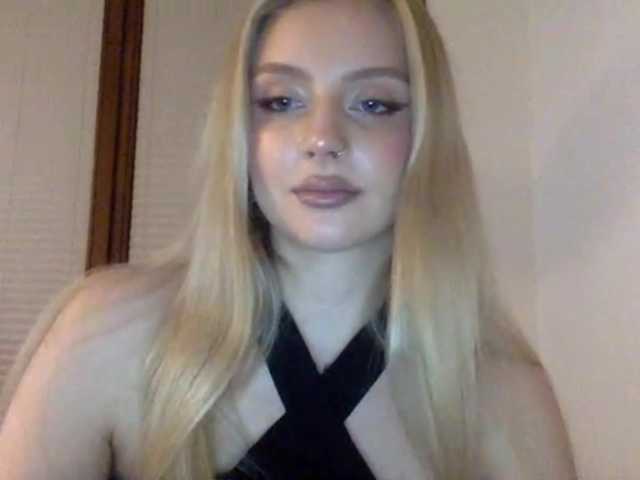 MayaDesire's BongaCams show and profile