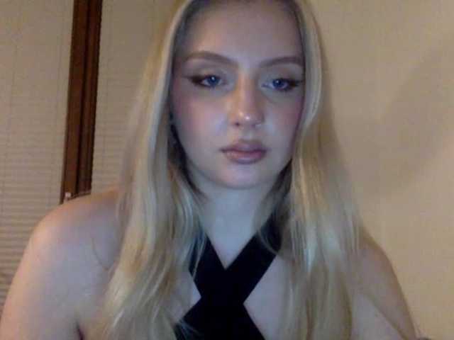 MayaDesire's BongaCams show and profile