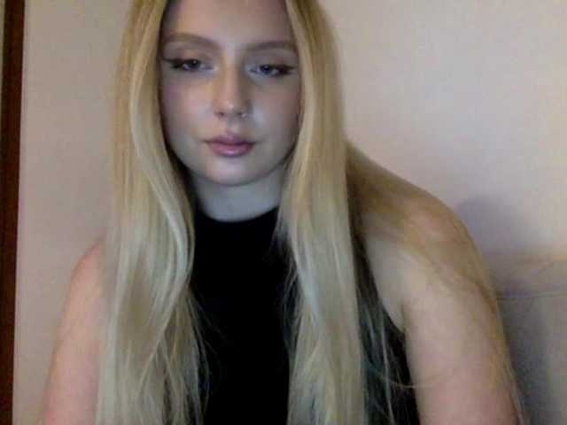 MayaDesire's BongaCams show and profile