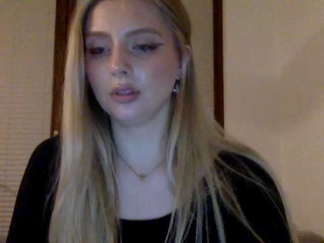 MayaDesire's BongaCams show and profile