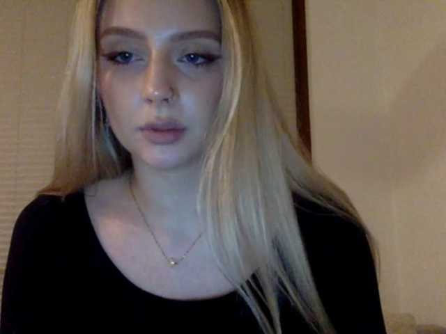 MayaDesire's BongaCams show and profile