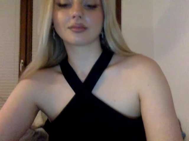 MayaDesire's BongaCams show and profile